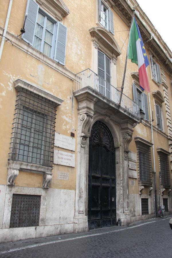 Abagnale Home Montecitorio Рим Екстериор снимка